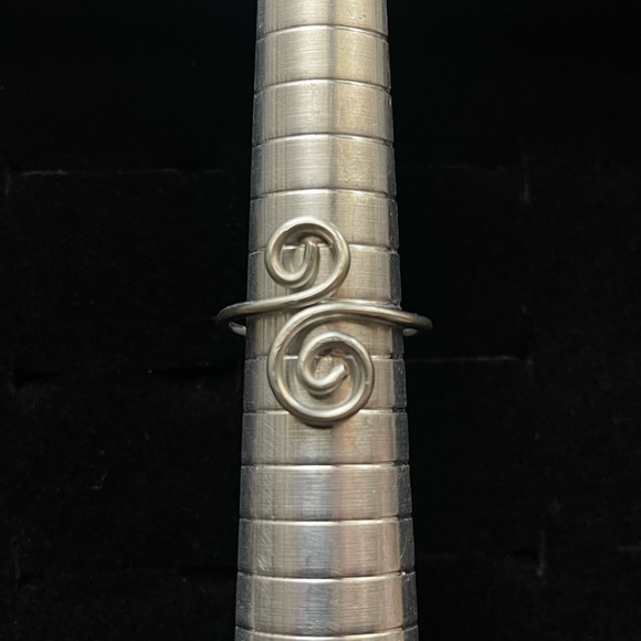 swirl ring - Picture 3 of 4